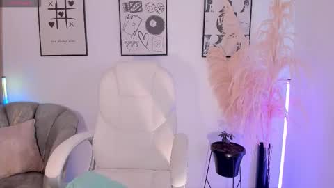 Nia online show from 11.11.25