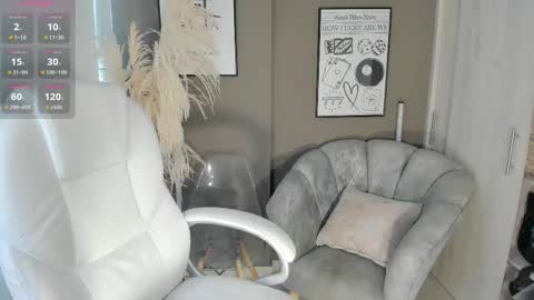 Snapshot of niaevans_x chatting on 02.09.26 Nia online show from 02.09.26