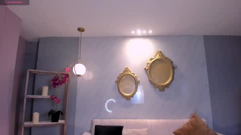 Snapshot of niaholland chatting on 09.11.25 SQUIRTER DOLL online show from 09.11.25