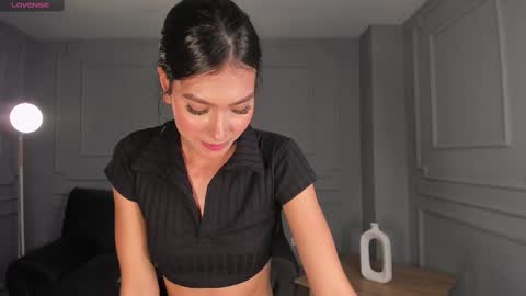 Snapshot of niasalvatore chatting on 02.20.25 Call me Nia online show from 02.20.25