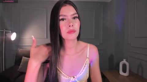 Snapshot of niasalvatore chatting on 03.06.25 Call me Nia online show from 03.06.25