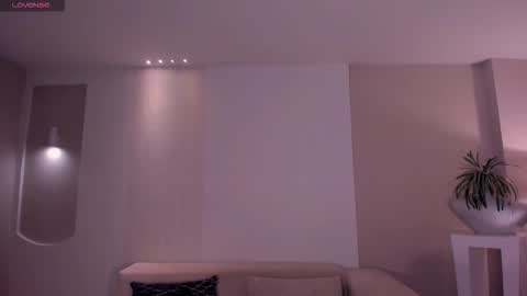 Call me Nia  online show from 12.22.25