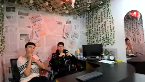 Snapshot of nice_boys11 chatting on 07.04.26 nice_boys11 online show from 07.04.26