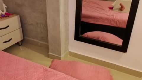 Nicolle  online show from 04.13.26