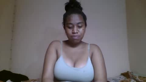Snapshot of nicelly01 chatting on 05.28.26 nicelly01 online show from 05.28.26
