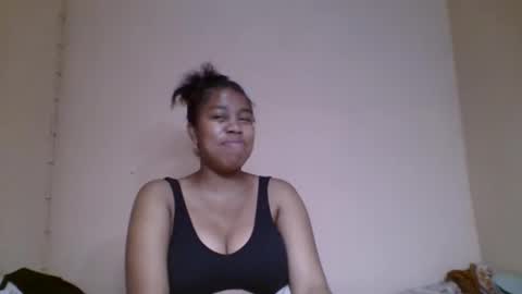 Snapshot of nicelly01 chatting on 05.29.26 nicelly01 online show from 05.29.26