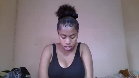 Snapshot of nicelly01 chatting on 05.30.26 nicelly01 online show from 05.30.26