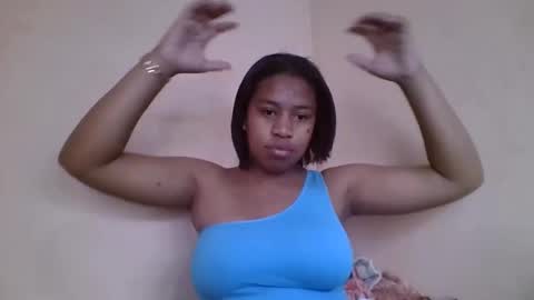 Snapshot of nicelly01 chatting on 06.10.26 nicelly01 online show from 06.10.26