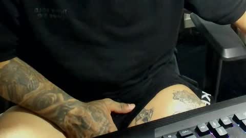 Snapshot of nicepussyandcock chatting on 10.12.25 Camila And Steeven online show from 10.12.25