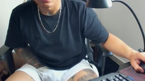 Snapshot of nicepussyandcock chatting on 10.16.25 Camila And Steeven online show from 10.16.25