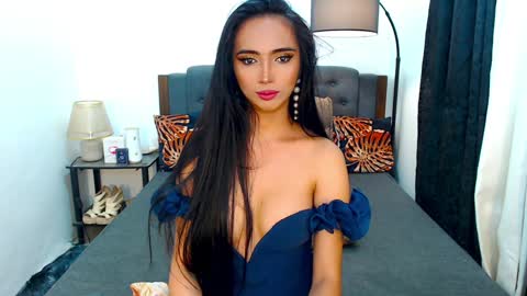 Olivia online show from 12.08.24
