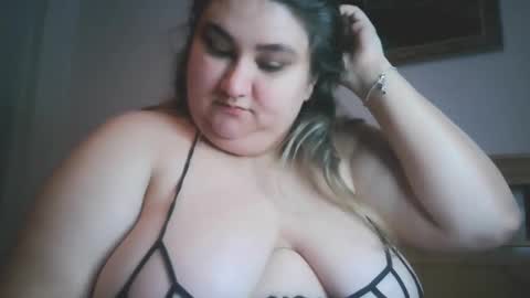 Nicholle online show from 01.20.25