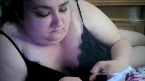 Snapshot of nicholle chatting on 06.22.26 Nicholle online show from 06.22.26