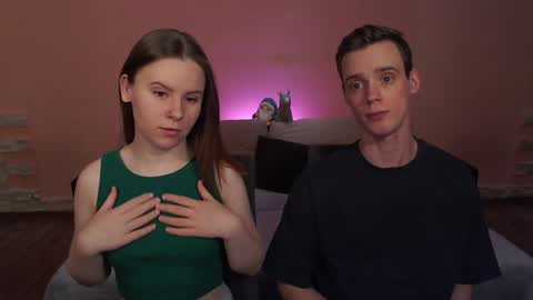 Snapshot of nickandmolly chatting on 01.02.25 nick and molly online show from 01.02.25