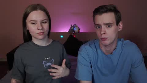 Snapshot of nickandmolly chatting on 01.08.25 nick and molly online show from 01.08.25