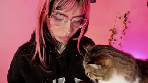   Help me reach 100 thumbs up online show from 02.01.25