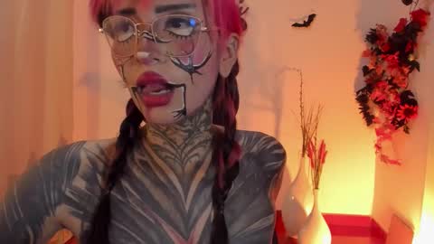   Help me reach 100 thumbs up online show from 10.12.25