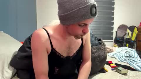 nickie42082 online show from 10.27.25