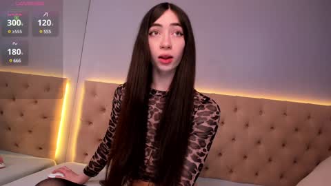 Snapshot of nickierainer chatting on 12.19.24 Nickie online show from 12.19.24