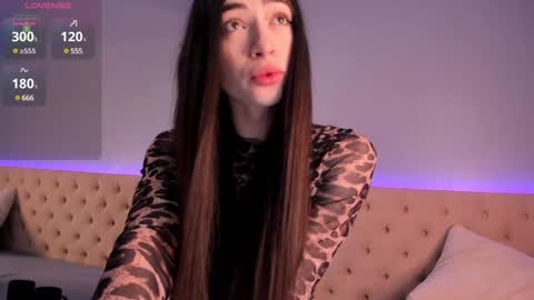 Snapshot of nickierainer chatting on 01.30.25 Nickie online show from 01.30.25