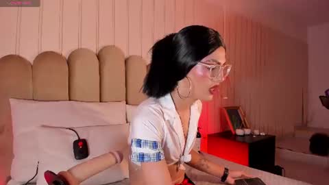nickiwestt___ online show from 06.19.26