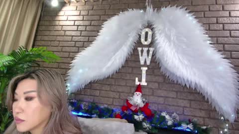 Snapshot of nicky_owl chatting on 12.20.24 Today is my 41st birthday And in 2 hours Im waiting for you on the stream Stock up on tokens and a good mood Nicky online show from 12.20.24