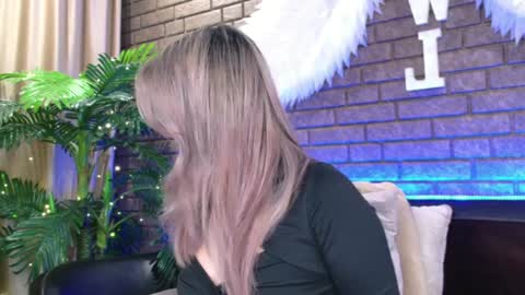 Snapshot of nicky_owl chatting on 01.20.25 Today is my 41st birthday And in 2 hours Im waiting for you on the stream Stock up on tokens and a good mood Nicky online show from 01.20.25