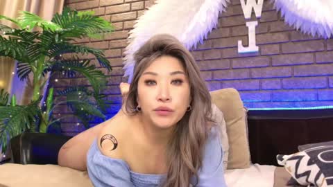 Snapshot of nicky_owl chatting on 02.05.25 Today is my 41st birthday And in 2 hours Im waiting for you on the stream Stock up on tokens and a good mood Nicky online show from 02.05.25