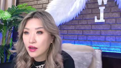 Snapshot of nicky_owl chatting on 02.28.25 Today is my 41st birthday And in 2 hours Im waiting for you on the stream Stock up on tokens and a good mood Nicky online show from 02.28.25