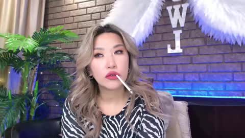 Snapshot of nicky_owl chatting on 03.12.25 Today is my 41st birthday And in 2 hours Im waiting for you on the stream Stock up on tokens and a good mood Nicky online show from 03.12.25