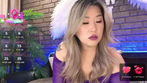 Snapshot of nicky_owl chatting on 10.02.25 Today is my 41st birthday And in 2 hours Im waiting for you on the stream Stock up on tokens and a good mood Nicky online show from 10.02.25