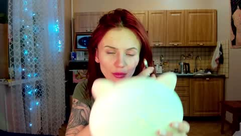 Snapshot of nicky_weekends chatting on 12.26.24 Nicky Weekends online show from 12.26.24