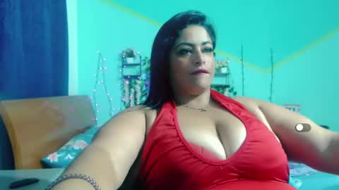Snapshot of nickyribeiro chatting on 02.16.25 nickyribeiro online show from 02.16.25