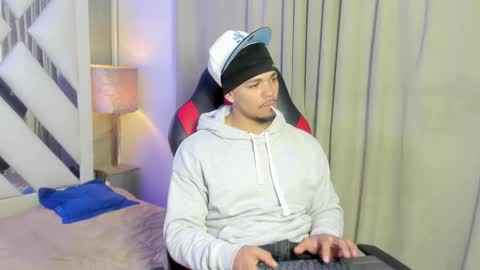 nico_blaze7 online show from 11.27.25