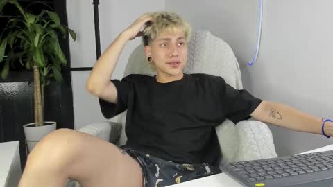 Nico  online show from 09.22.25