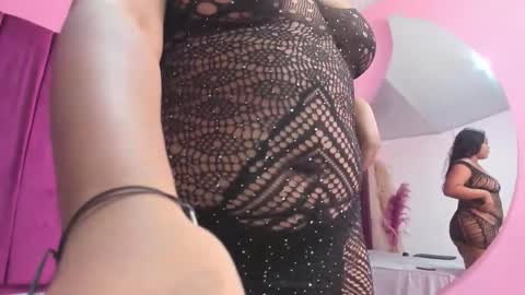 Snapshot of nicohillx chatting on 12.01.25 nicohillx online show from 12.01.25