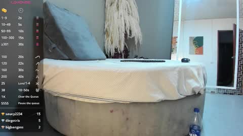 Snapshot of nicohillx chatting on 12.15.25 nicohillx online show from 12.15.25