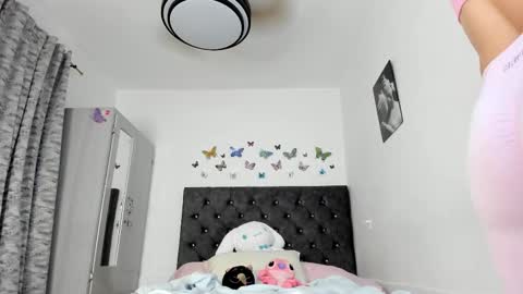 Snapshot of nicol3_0 chatting on 11.29.25 Nicole online show from 11.29.25