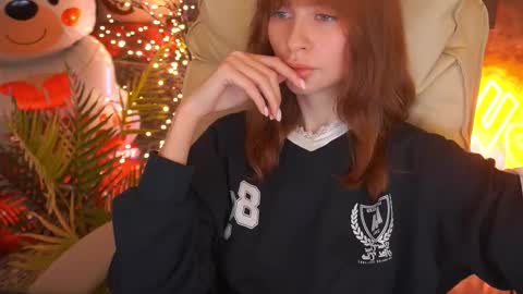 Nicol Moonn online show from 02.18.26