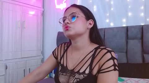 Snapshot of nicol_sweet0 chatting on 01.09.26 nicol online show from 01.09.26