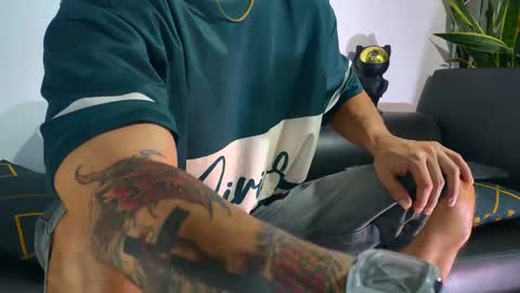 Snapshot of nicolas_veiny chatting on 11.11.25 Nicolas online show from 11.11.25