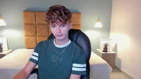 Snapshot of nicolasferrer18 chatting on 11.16.25 nicolasferrer18 online show from 11.16.25