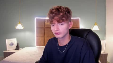 Snapshot of nicolasferrer18 chatting on 11.17.25 nicolasferrer18 online show from 11.17.25