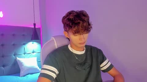 Snapshot of nicolasferrer18 chatting on 12.01.25 nicolasferrer18 online show from 12.01.25