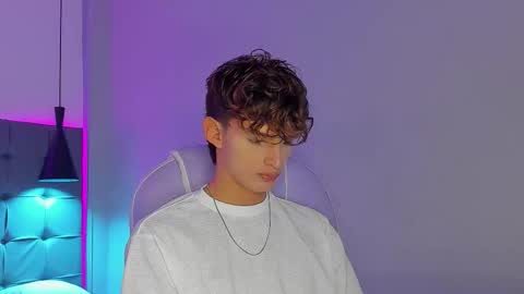 Snapshot of nicolasferrer18 chatting on 12.04.25 nicolasferrer18 online show from 12.04.25