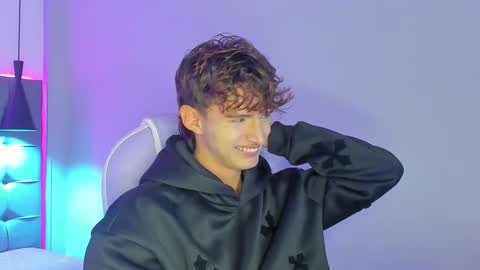 Snapshot of nicolasferrer18 chatting on 12.05.25 nicolasferrer18 online show from 12.05.25