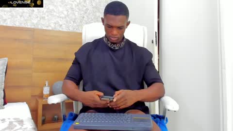 Nicolas online show from 12.12.24