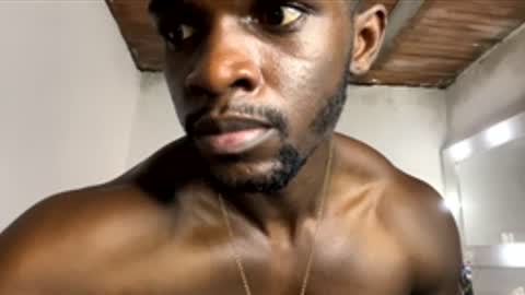 Snapshot of nicolaskan chatting on 11.27.25 Nicolas online show from 11.27.25