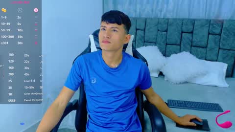 Snapshot of nicolastorres__ chatting on 10.21.25 nicolastorres__ online show from 10.21.25