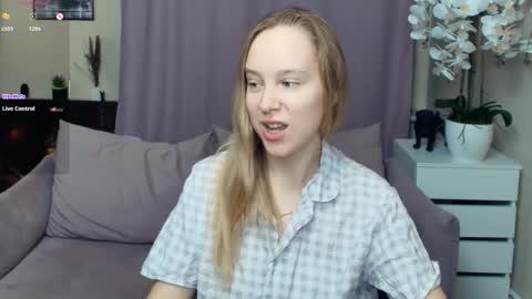 Nicoletta online show from 01.18.26